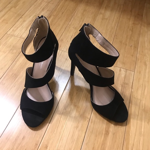 Christian Siriano Shoes - Christián Siriano shoes black cross crossed hells , black suede